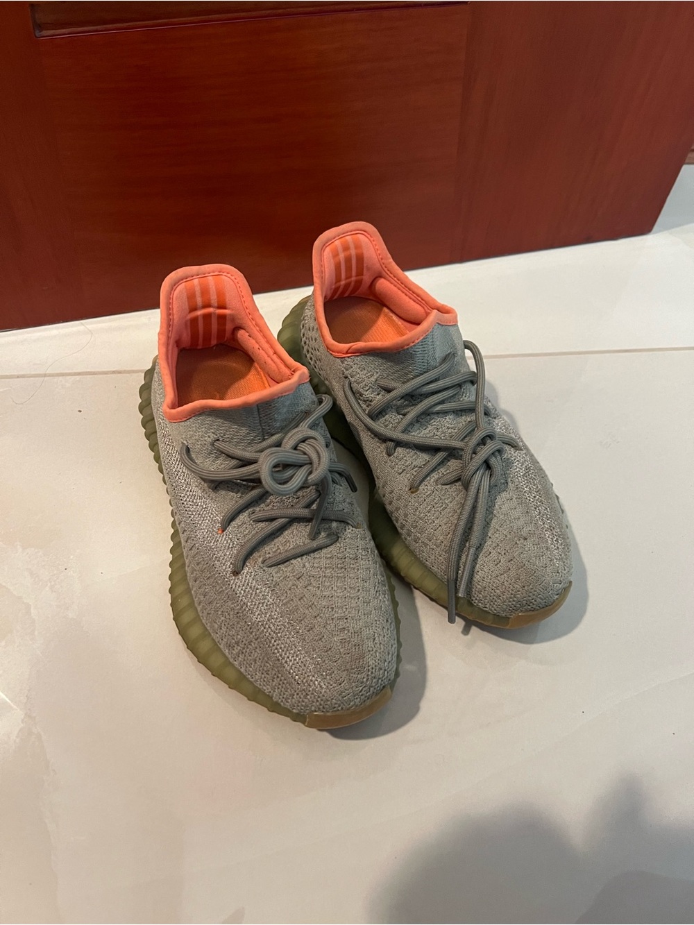 Yeezy Sneakers with orange Lining
